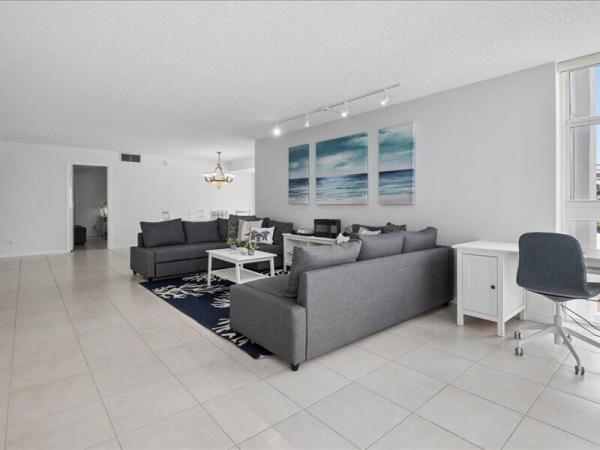 Renaissance Of Pompano Beach, 1370 S Ocean Blvd #305, Pompano Beach, Florida 33062, image 2