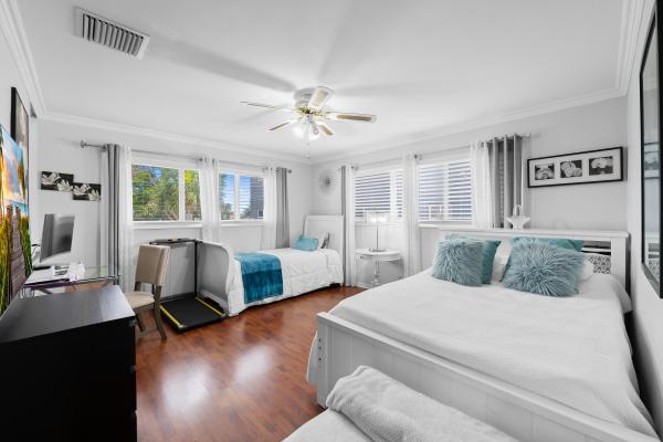 1040 Crystal Lake Dr #4, Deerfield Beach, Florida 33064, image 3