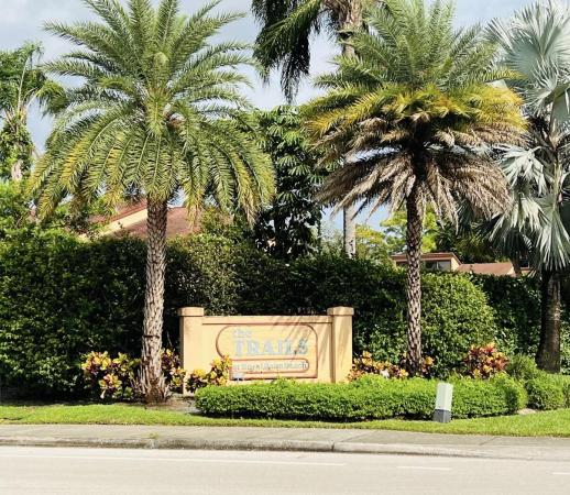 206 Lakeview Dr E, Royal Palm Beach, Florida 33411, image 2