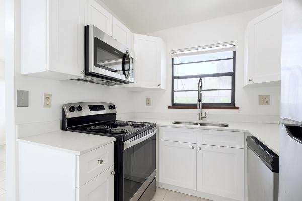 1226 N Haverhill Rd #4, Haverhill, Florida 33417, image 2