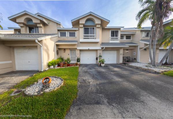 Discovery Pointe, 2047 Discovery Cir E, Deerfield Beach, Florida 33442, image 2