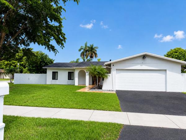 7450 SW 130th Ave, Unincorporated Dade County, Florida 33183, image 2