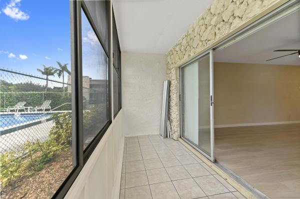 Charolais, 126 Sparrow Dr #22A, Royal Palm Beach, Florida 33411, image 1
