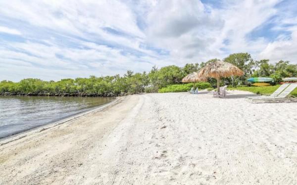 Hypoluxo's Mariner's Cay, 1100 Scotia Dr #102, Hypoluxo, Florida 33462, image 2