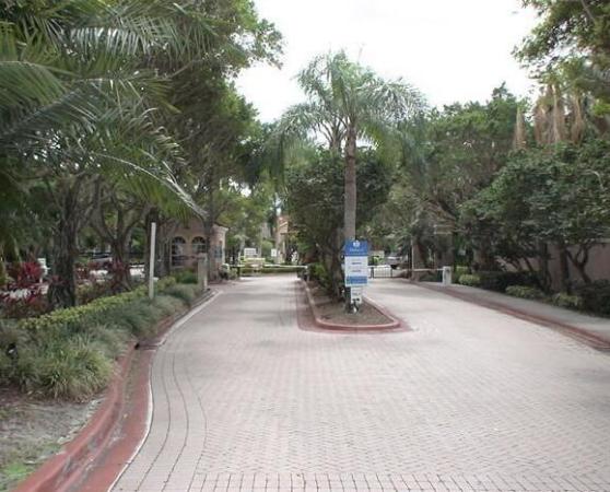 St Andrews At Miramar, 12112 Saint Andrews Pl #210, Miramar, Florida 33025, image 3