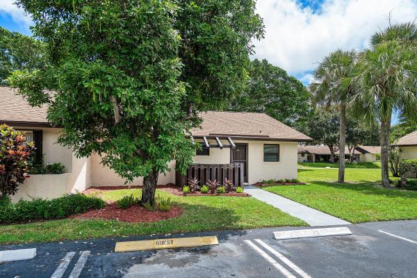 Tradewinds At Dos Lagos, 28 Via De Casas Norte, Boynton Beach, Florida 33426, image 2