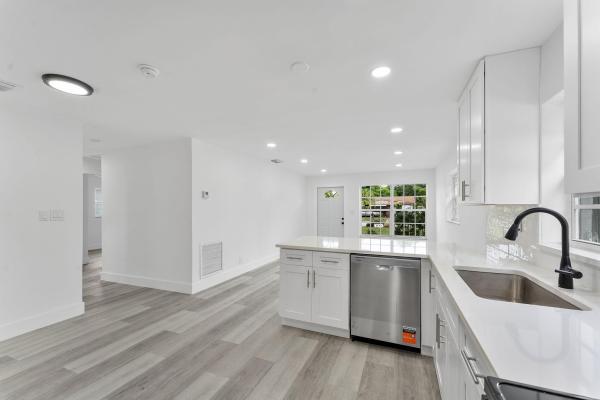 College Park Estates, 441 NW 2nd Ave, Deerfield Beach, Florida 33441, image 2