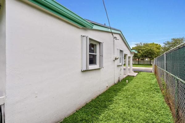 Seaboard Heights, 4987 SW 25th Ave, Dania Beach, Florida 33312, image 1