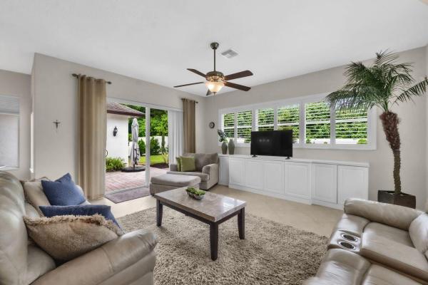 Indian Wells, 10715 Cambay Cir, Boynton Beach, Florida 33437, image 2