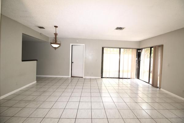6287 Scotch Pine Ln, Lake Worth, Florida 33462, image 3