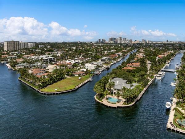 Barcelona Isle, 2400 Barcelona Dr, Fort Lauderdale, Florida 33301, image 1