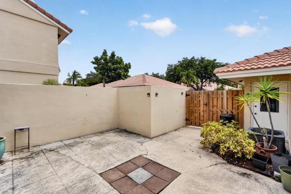 Patio Homes, 222 Old Meadow Way, Palm Beach Gardens, Florida 33418, image 3