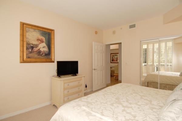 L'Hermitage, 3200 N Ocean Blvd #406, Fort Lauderdale, Florida 33308, image 1