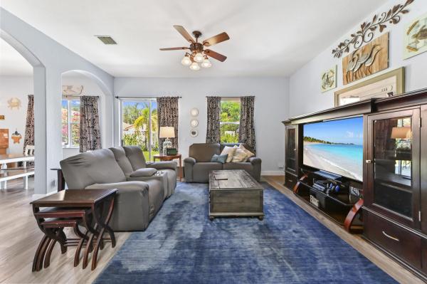 Superior At Lakes Of Laguna, 4442 Onega Cir, West Palm Beach, Florida 33409, image 2