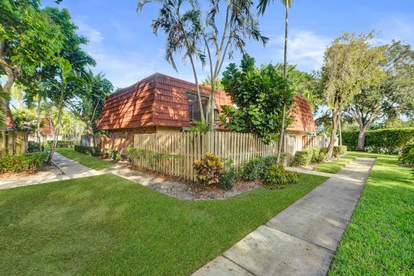 Waterford Courtyards At Jacaranda, 736 NW 98th Cir, Plantation, Florida 33324, image 1