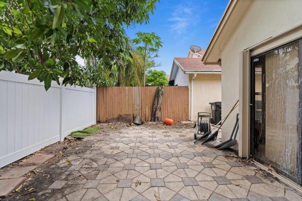 Hunter Green, 312 Bishop Rd, North Lauderdale, Florida 33068, image 2