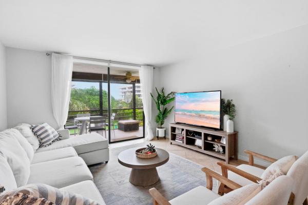 555 Banyan Tree Ln #410, Delray Beach, Florida 33483, image 2