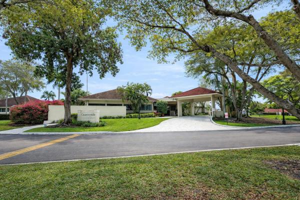 Lake Emerald, 115 Lake Emerald Dr #210, Oakland Park, Florida 33309, image 2