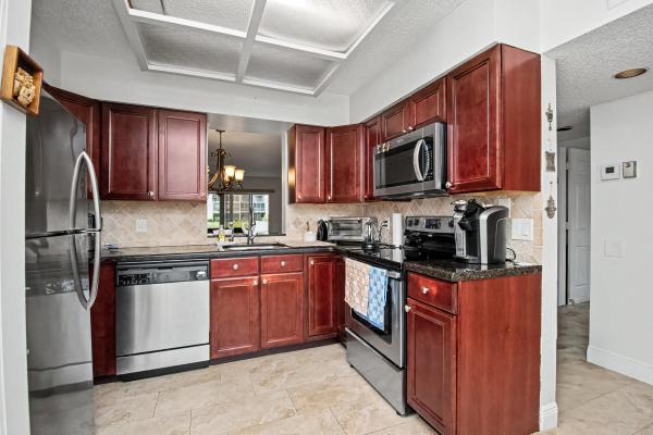 Huntington Lakes 1, 14360 Strathmore Ln #102, Delray Beach, Florida 33446, image 3