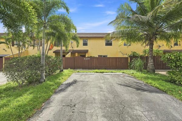 Lake Island, 4408 NW 4th Ave, Deerfield Beach, Florida 33064, image 1