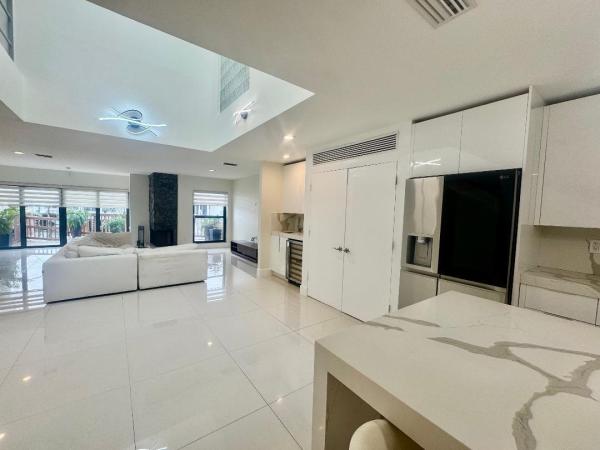Boca Cove, 1127 Boca Cove Ln, Highland Beach, Florida 33487, image 3