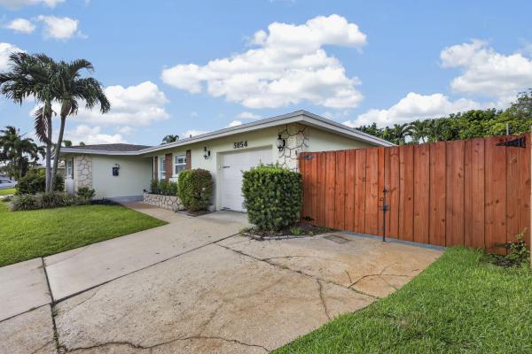 Palm Beach Gardens No HOA, 3854 Buttercup Cir S, Palm Beach Gardens, Florida 33410, image 1