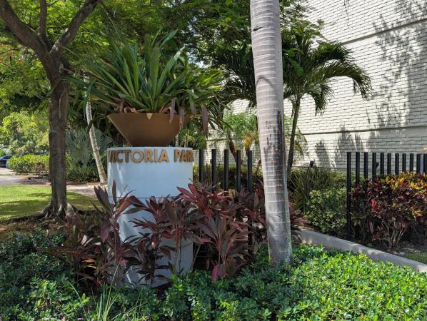 Tropical Garden Apartments, 615 NE 10th Ave #101B, Fort Lauderdale, Florida 33304, image 2