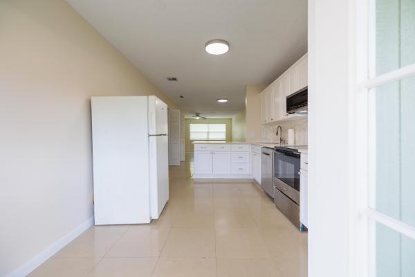 Forest Glen Townhouses, 4755 Orleans Ct #B, West Palm Beach, Florida 33415, image 3