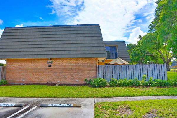 Village Of Sandalwood Lakes, 325 3rd Way, West Palm Beach, Florida 33407, image 1