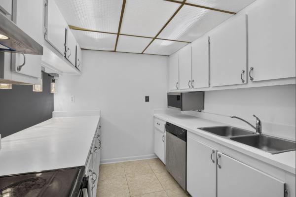 Presidential Golfview, 1900 N Congress Ave #201, West Palm Beach, Florida 33401, image 2