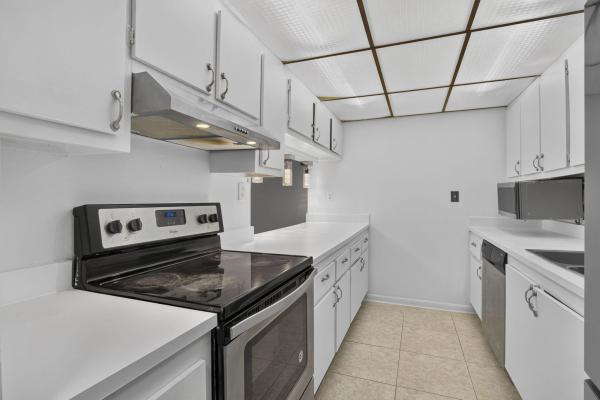 Presidential Golfview, 1900 N Congress Ave #201, West Palm Beach, Florida 33401, image 3