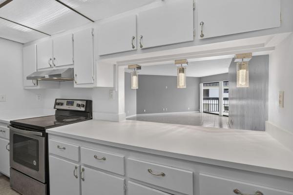 Presidential Golfview, 1900 N Congress Ave #201, West Palm Beach, Florida 33401, image 3