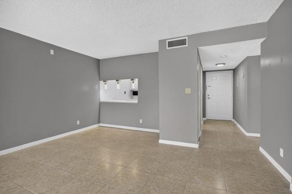 Presidential Golfview, 1900 N Congress Ave #201, West Palm Beach, Florida 33401, image 2