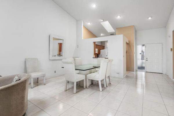 8271 Sun Lake Dr, Boca Raton, Florida 33496, image 3