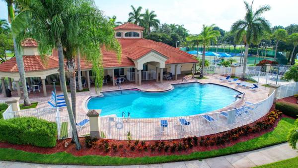 Emerald Pointe, 11723 Waterbend Ct, Wellington, Florida 33414, image 2