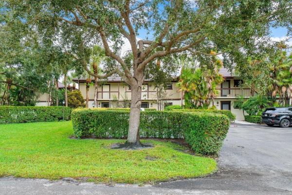 Bagattelle, 13334 Polo Club Rd #208, Wellington, Florida 33414, image 3