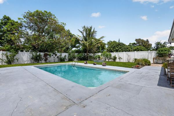Kelsey City, 813 Date Palm Dr, Lake Park, Florida 33403, image 1