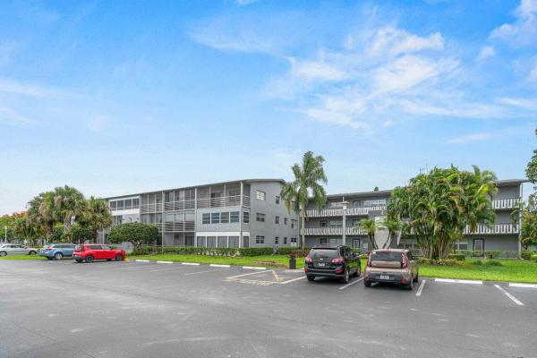 Suffolk At Century Village, 175 Suffolk E, Boca Raton, Florida 33434, image 2