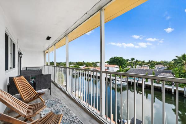 Barclay Square, 2841 NE 33rd Ct #403, Fort Lauderdale, Florida 33306, image 1