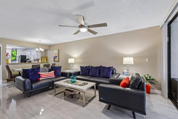 5718 Coral Lake Dr #206, Coconut Creek, Florida 33063, image 2