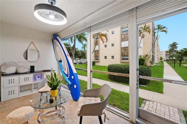 Meadowbrook Lakes, 424 SE 10th St #104, Dania Beach, Florida 33004, image 3