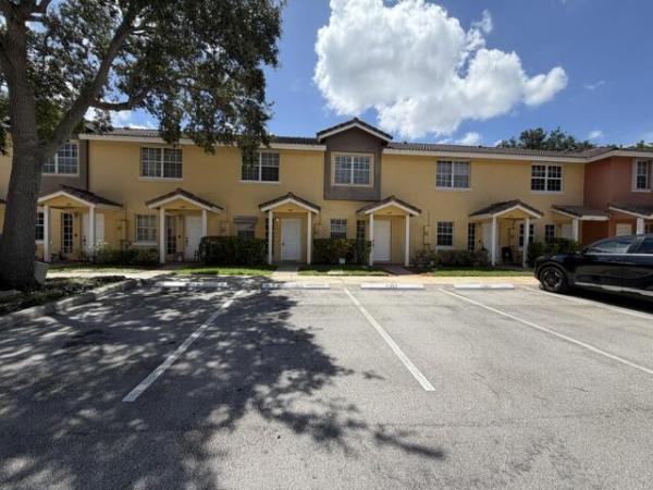 Sienna Club, 4365 NW 69th Ter, Lauderhill, Florida 33319, image 1