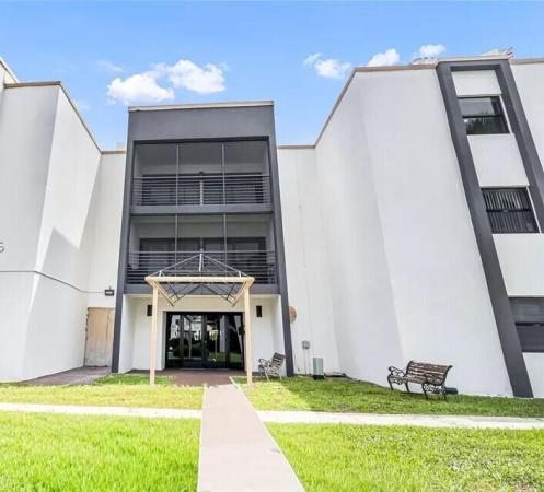 Emerald Hills, 4040 N Hills Dr #31, Hollywood, Florida 33021, image 3