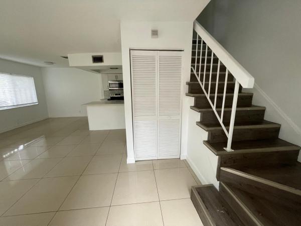 Habitat 2, 5702 NW 21st St #32-B, Lauderhill, Florida 33313, image 1