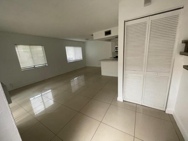 Habitat 2, 5702 NW 21st St #32-B, Lauderhill, Florida 33313, image 2