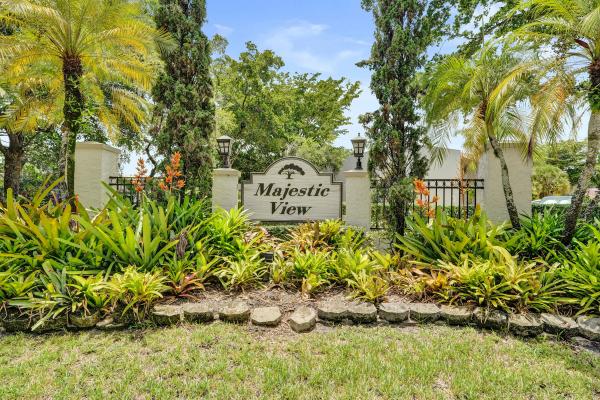 731 E Coco Plum Cir #4, Plantation, Florida 33324, image 3