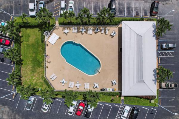 Shore Club, 110 Shore Ct #301, North Palm Beach, Florida 33408, image 1