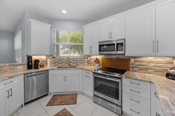 Lakefield South, 2104 Country Golf Dr, Wellington, Florida 33414, image 3