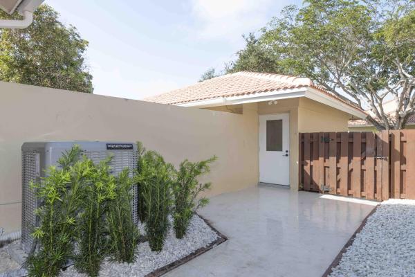 Patio Homes, 257 Old Meadow Way, Palm Beach Gardens, Florida 33418, image 1