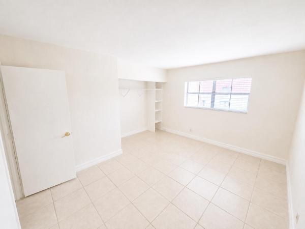 Villas Of Pinecrest, 6705 N Kendall Dr #307, Pinecrest, Florida 33156, image 2